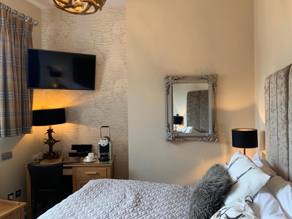 The Wheatsheaf Hotel, Sandbach Exterior foto A room at the hotel